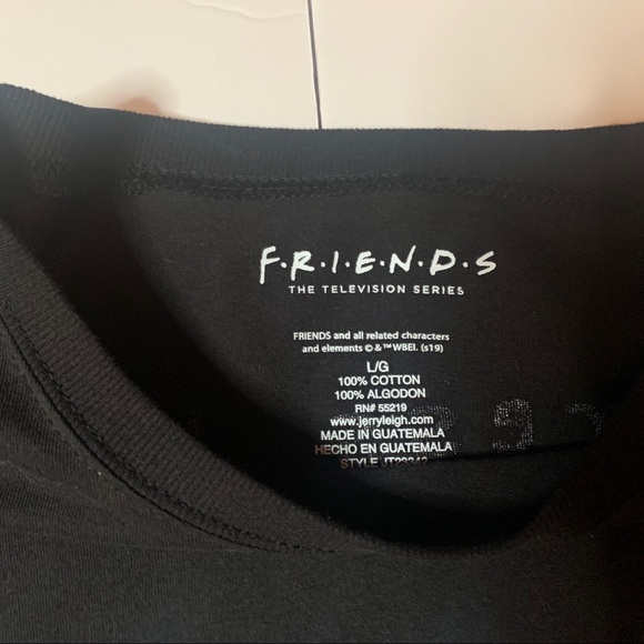 FRIENDS Graphic Long sleeve Cropped Tee - Picture 4 of 5